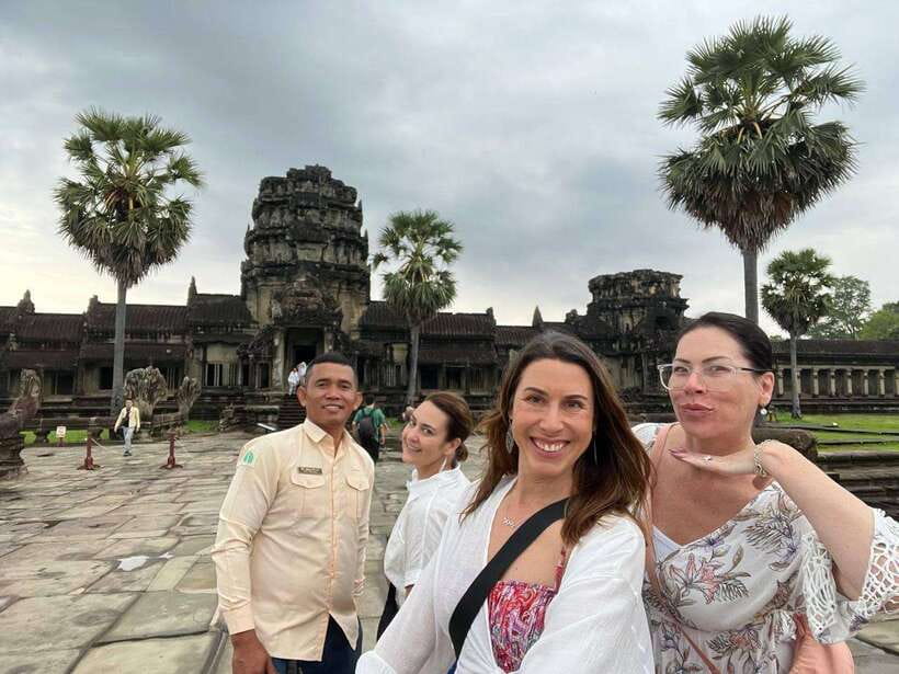1-Day Angkor Wat Private Tour with Spanish Tour Guide. - Spanish guide and private format: getting meaning, not just monuments