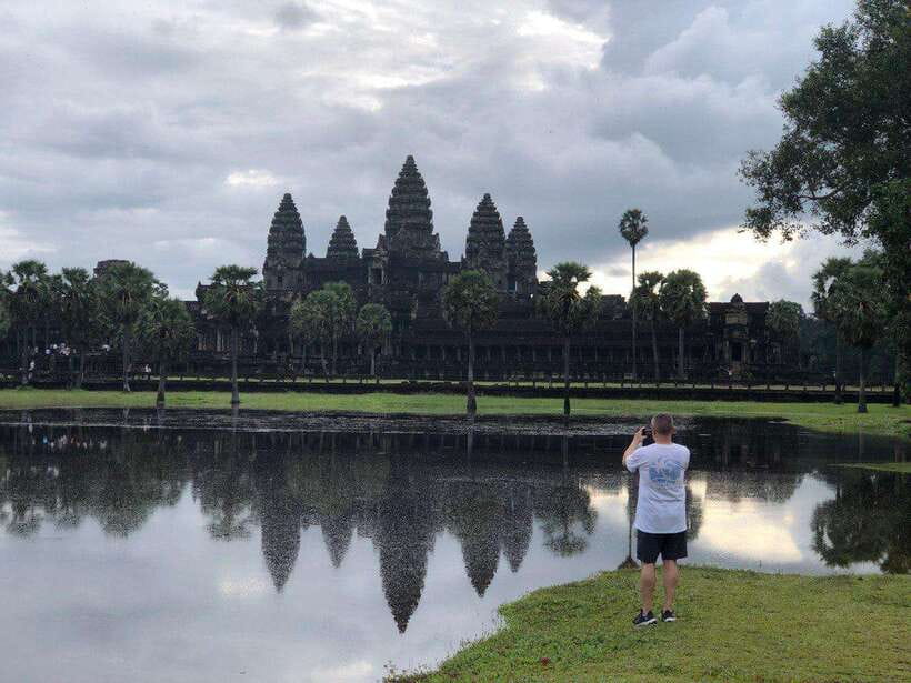 1-Day Angkor Wat Private Tour with Spanish Tour Guide. - Bayon Temple: smiling faces and what to notice as you climb
