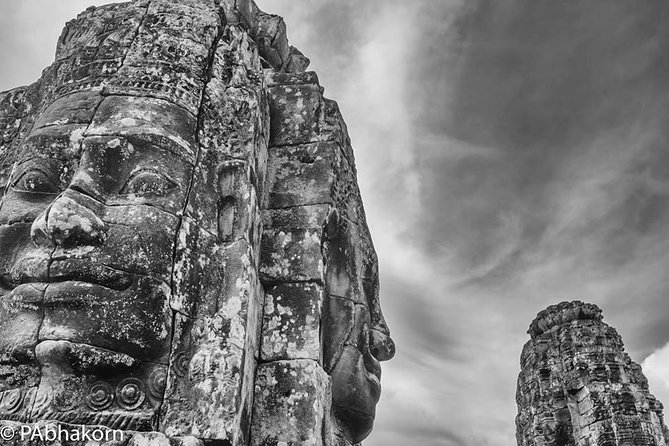 1 Day Discover Angkor Wat Sunrise Private Tour - Private guide, small group, and the storytelling payoff