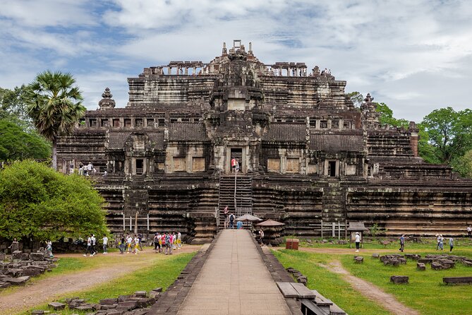 1-Day private Angkor Temple Tour with Sun Rise by Tuk Tuk from Siem Reap - Phimeanakas (Vimeanakas): the “celestial temple” stop (1 hour)