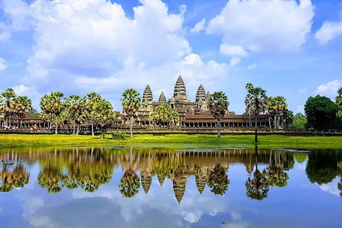 1 day special Tour: Angkor Wat,Bayon,Ta Prohm, Bantey srei and Beng Mealea - A one-day Angkor blitz: what you’re really signing up for