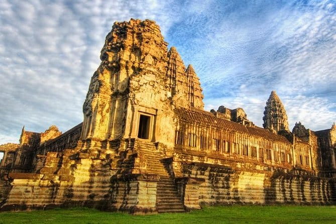 1 day special Tour: Angkor Wat,Bayon,Ta Prohm, Bantey srei and Beng Mealea - Angkor Wat: the Seven Wonders moment (and how to enjoy it)