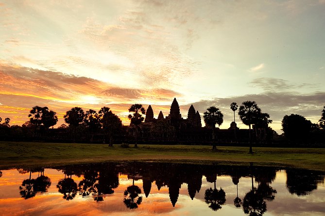 1day Private tour, Angkor sunrise,all main temples, Banteay srei - The comfort package: A/C, cold water, and cooling towels