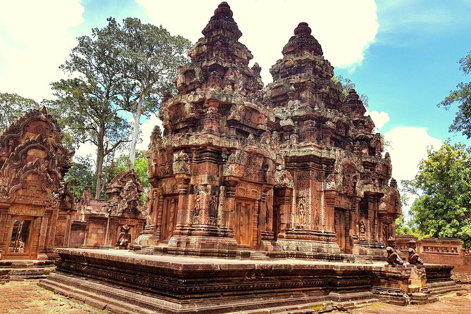 1day Private tour, Angkor sunrise,all main temples, Banteay srei - Banteay Srei: the carvings stop you’ll remember