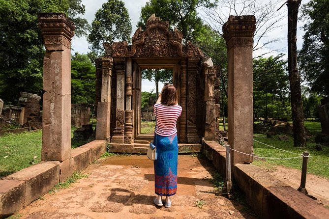 2-Day : Angkor Sunrise, Kompong Phluk Sunset & Banteay Srei Tour - Banteay Srei: the far-out carving showstopper