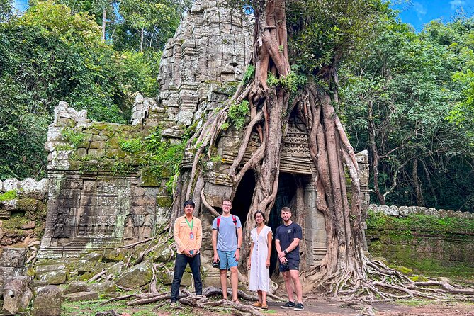 2-Day Angkor Wat and Banteay Srei with Countryside Exploration - Preah Khan, Neak Pean, Ta Som, and Eastern Mebon: A Temple Lineup With Different Moods