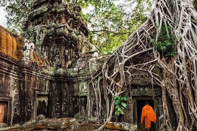 2-Day Angkor Wat Sunrise tour, Banteay Srei & Tonle Sap lake - Day 1: Angkor Thom’s gates, Bayon smiles, and stone terraces