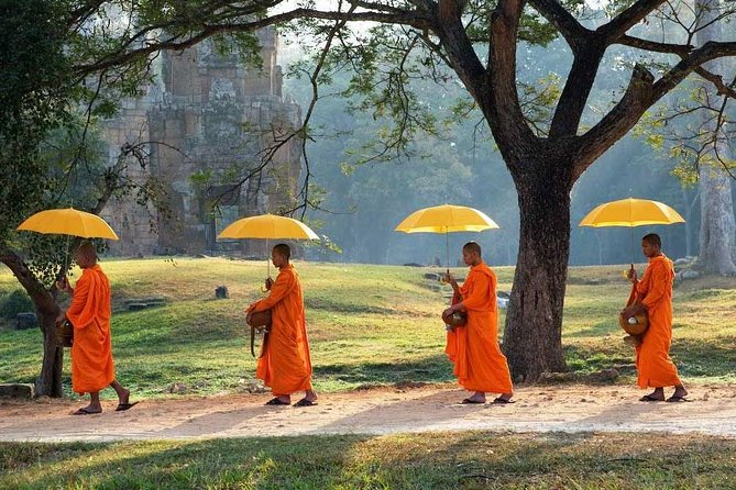 2-Day Best of Angkor Wat and Tonle Sap Lake Tour - Day 1: From Angkor Wat to Ta Prohm, with the key Khmer landmarks