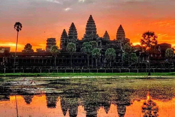 2 Day Small Group Guided Tour Siem Reap Province - Day 1 Sunrise Strategy: Angkor Wat in the First Light