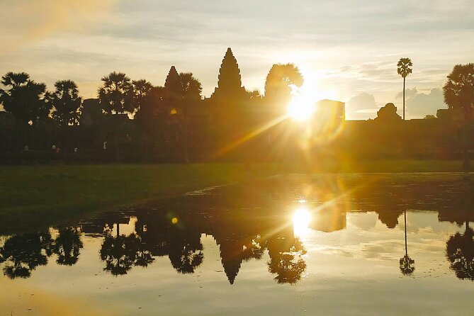 2-Day tour with sunrise - The real value: private time in Angkor, without the driving stress
