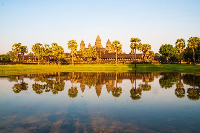 2-Day Unforgettable Experience of Angkor Wat - Day 1 Morning: Sunrise Angkor Wat (4:30 am for a Reason)