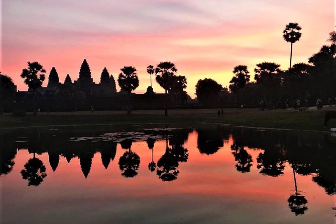 2 Days Exclusive Temple Highlights with Sunset and Sunrise Tour - Sunset timing: rice fields for private, Bakheng Mountain for small-group