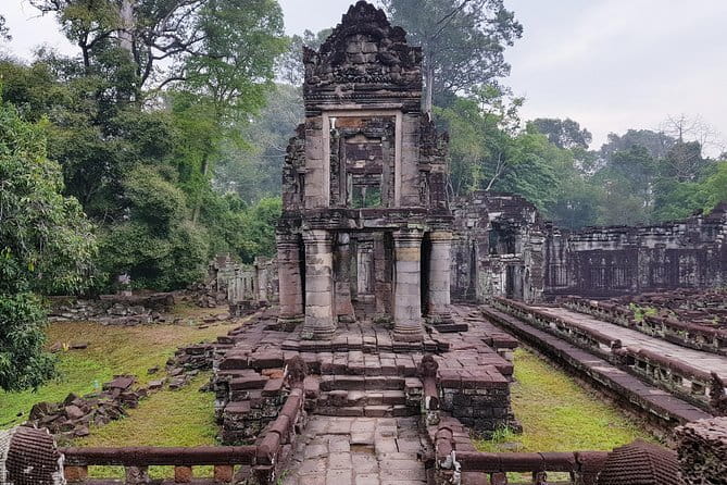 2 days private tour: Angkor sunrise, Banteay Srei, Kulen mountain, Beng Mealea - Banteay Srei: the carvings temple (and why detail beats size)