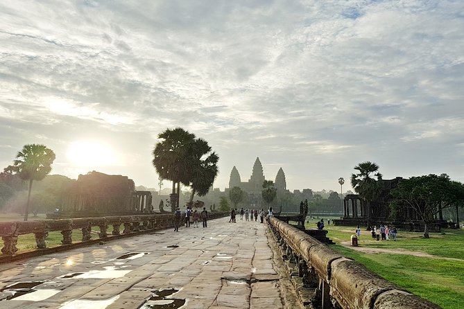 2-Days Private Tour in Angkor Sunrise, Banteay Srei and Beng Mealea Temple - Banteay Srei: the carving stop that often steals the show