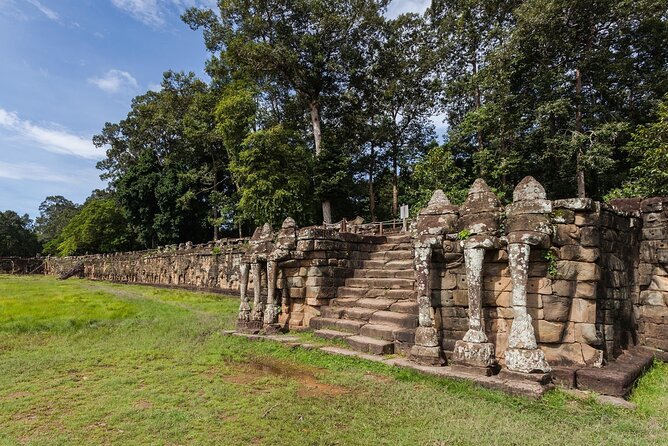 2days Explore Angkor wat Small Tour & Big Tour + Banteay Srei (Private tour) - Day 2: Ta Som, Eastern Mebon, Pre Rup, and Banteay Srei’s Pink Sandstone Finish