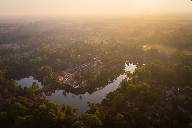 3-Day Angkor, Lake-side Village & Roluos Temples Tour - Day 2: sunrise at Angkor Wat, then Preah Khan to Banteay Srei