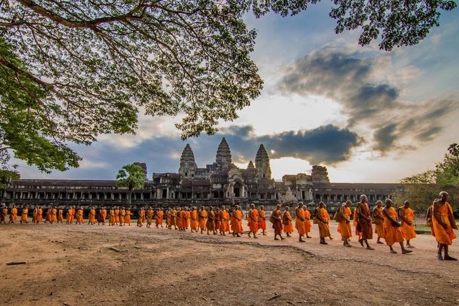 3-Day Angkor Wat with All Interesting Major Temples, Banteay Srei & Beng Mealea - Day 3: Beng Mealea’s Jungle Chaos Plus Rolous Group Temples