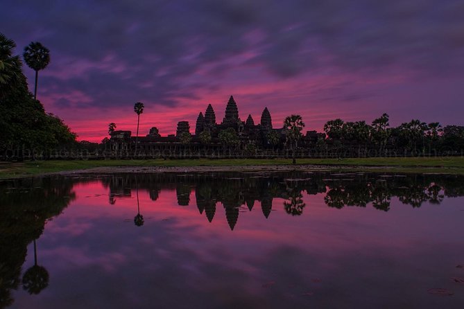 3-Day Angkor Wat with All Interesting Major Temples, Banteay Srei & Beng Mealea - Day 1: Angkor Thom Big Names, Then Phnom Bakheng for Sunset Views