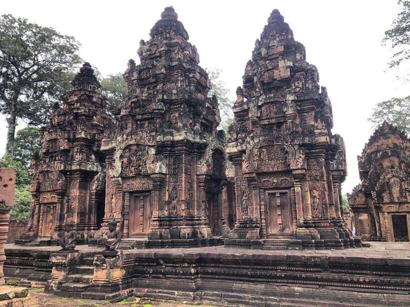 3-Day Exploring Angkor Wat & Siem Reap Highlights Tour. - Day 3: Kompong Phluk on Tonle Sap, Wat Thmei’s Khmer Rouge History, Old Market Shopping