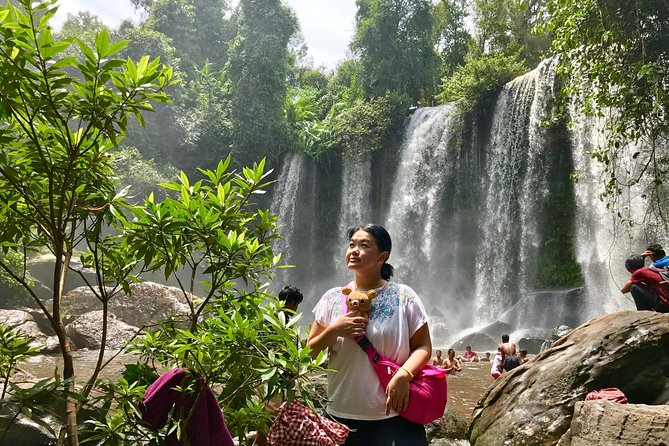 3-Day Taxi Tour: Small Tour, Big Tour & Outside Tour By English Speaking Driver - Day 2 outside Angkor: Banteay Srei, Phnom Kulen, and Tonlé Sap