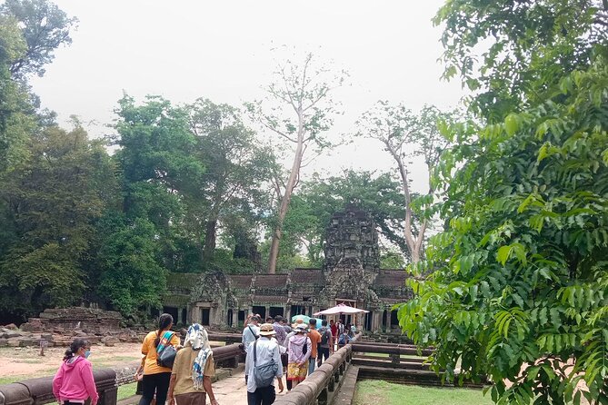 3-Day 'Temples & Tonle Sap' Tour - Day 3: Tonle Sap at Kampong Phluk, Roluos temples, and a local market break