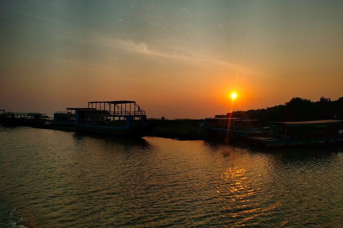 3-Days Private Angkor Wat Sunrise/Sunset Tours & Floating Village - Day 1 at Angkor Wat: start with the stones, then follow the story