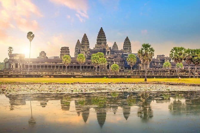 3 Days Private Trip to Angkor Wat from Siem Reap - Day 2 Temple Circuit: Preah Khan, Neak Pean, Ta Som, and Banteay Srei