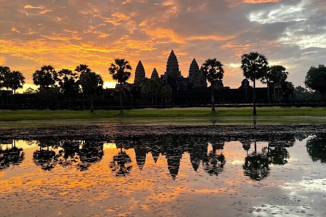 4-Day Excursion of Angkor, Koh Ker, Beng Mealea, Tonle Sap and Waterfalls - Day 3: Phnom Kulen National Park, Banteay Srei, and Kampong Phluk on Tonle Sap