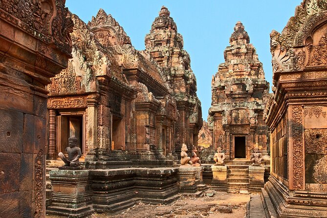 6-Day Private Cambodia Tour to Angkor Wat in Siem Reap and Phnom Penh - Tonle Sap boat ride and Kampong Phluk: a different side of Cambodia