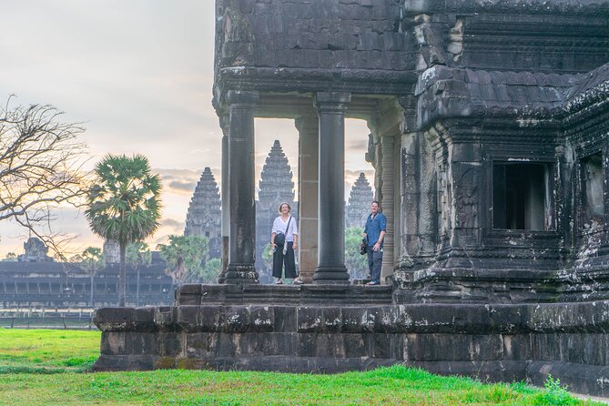 Angkor Adventure Vespa Tour / Tuk Tuk or Car - Getting Picked Up in Siem Reap and Starting at 8:00am