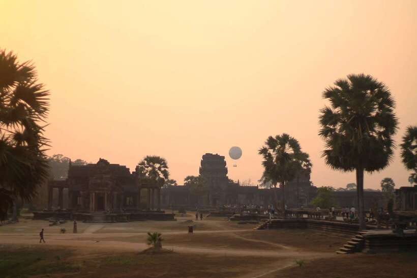 Angkor Balloon Sunrise or Sunset ride. - Angkor Wat from above: why the proximity is the point