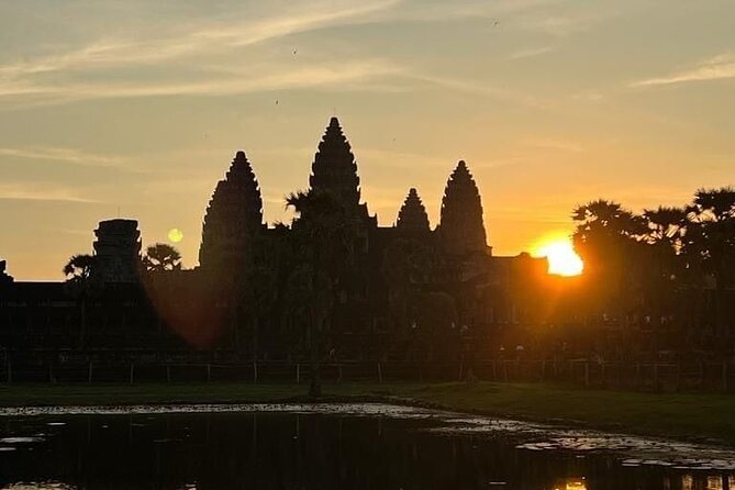 Angkor Full Day Tour All The Main Temples - Lunch at Srah Srang and a heat-friendly break
