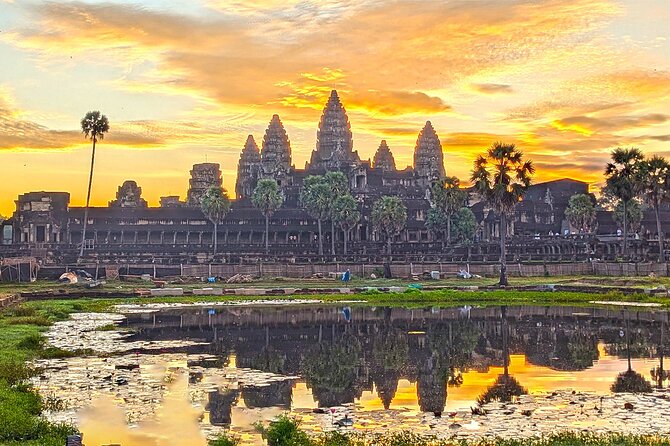 Angkor Sunrise Bike Tour - Breakfast & Lunch included - Getting your bearings: pickup, bikes, and the pace of cycling