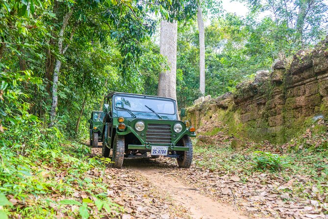 Angkor Sunrise Jeep Tour - Inclusive Breakfast & Lunch - Ta Prohm: Off-Road Jeep Energy and 2 Hours Under the Vines