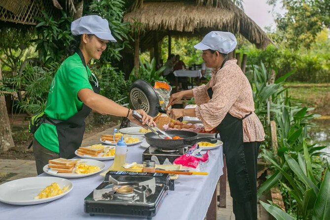 Angkor Sunrise Small Group Tour Inclusive Breakfast and lunch - Srah Srang Breakfast Break: The Calm Reset Between Temples