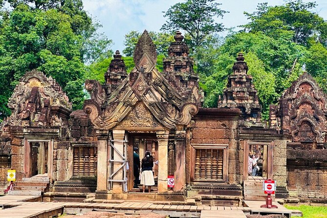 Angkor Sunrise tours with Benteay Srei and Bengmealea Landmine, - Comfort, timing, and the photo-making factor