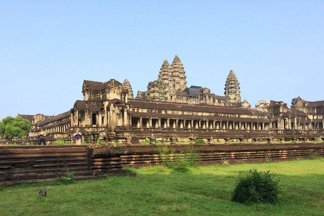 Angkor Wat 2 Days and a Half Temples & Tonle Sap-Small Group Tour - Price and value: what $79 really buys, plus the $62 temple pass