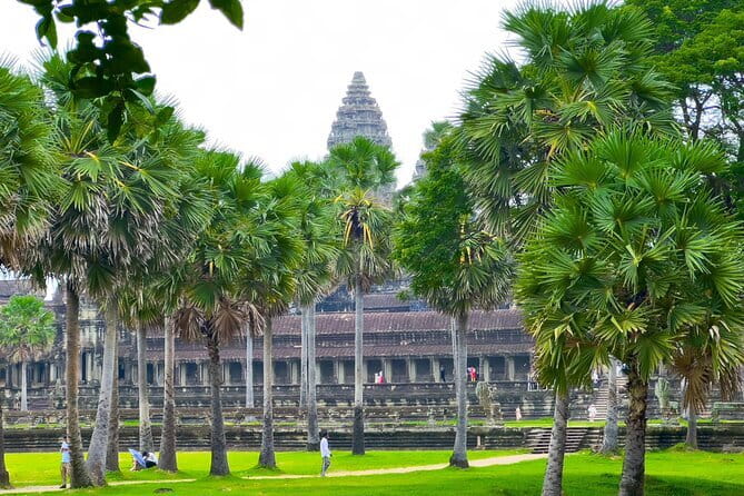 Angkor Wat 2 Days and a Half Temples & Tonle Sap-Small Group Tour - Logistics that make or break this kind of trip