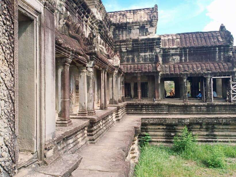 Angkor Wat, Angkor Thom, and Ta Prohm Day Trip with Sunset - Why a guided Angkor day trip is worth it for first-timers