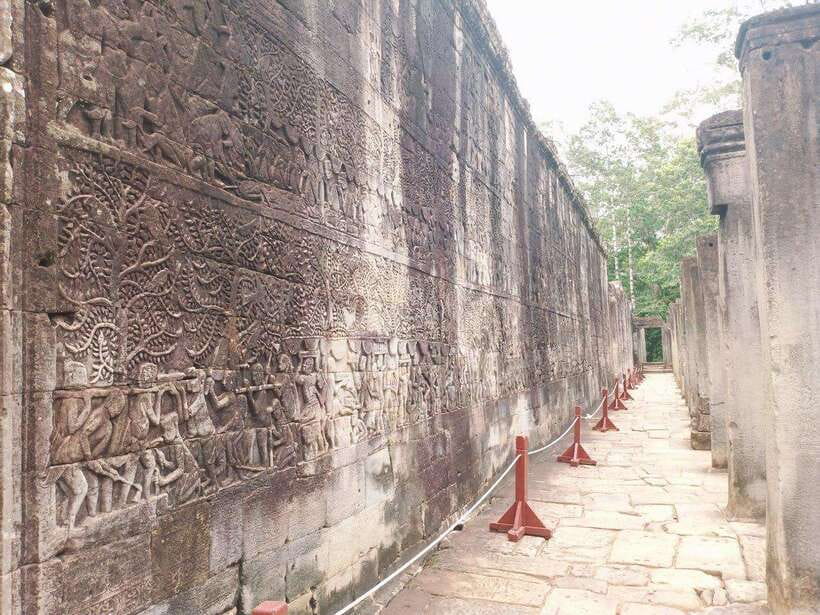 Angkor Wat, Angkor Thom, and Ta Prohm Day Trip with Sunset - Angkor Wat in depth: Vishnu, Suryavarman II, and a temple built to last
