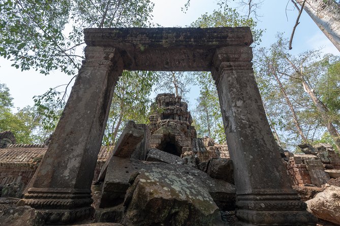 Angkor Wat by Vintage Jeep – Private Tour - Srah Srang Lunch Break: A Shade Moment in the Middle of the Day