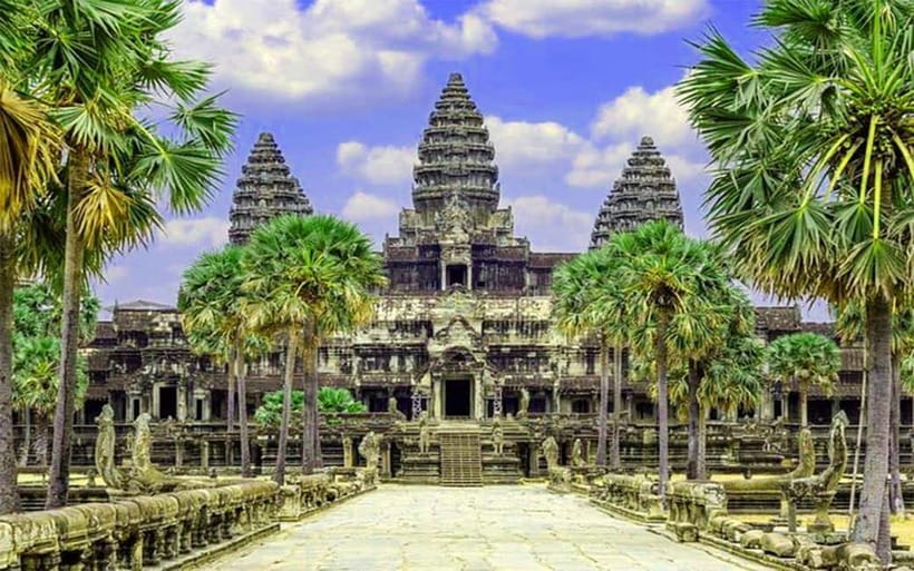 Angkor Wat: Full-Day Guided Sunset Tour - Angkor Wat: Suryavarman II’s Vishnu-era centerpiece