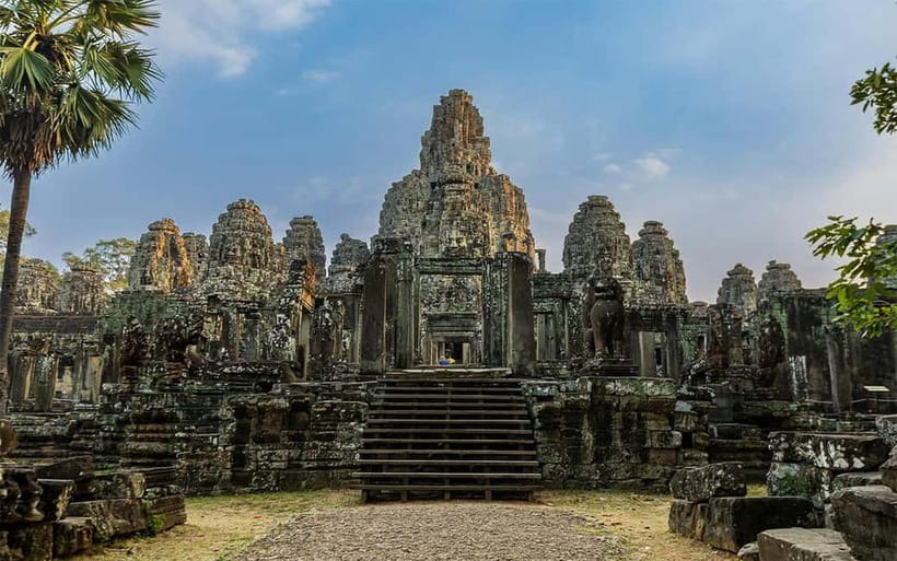 Angkor Wat: Full-Day Guided Sunset Tour - Banteay Kdei and Ta Prohm: stone monks and fig-tree roots