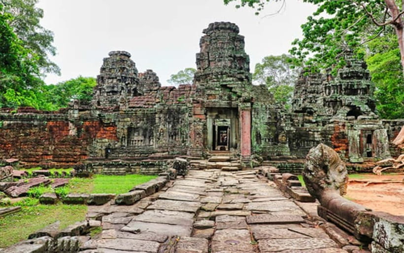 Angkor Wat: Full-Day Guided Sunset Tour - Lunch reset near the action (and what to expect cost-wise)