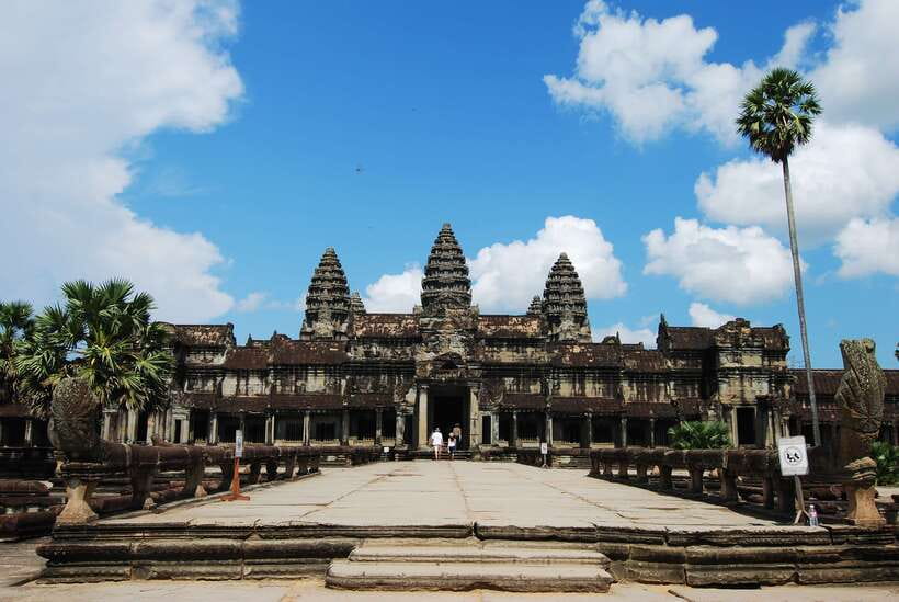 Angkor Wat Full-Day Private Tour with Sunrise - Angkor Wat at first light: what to notice beyond the postcard