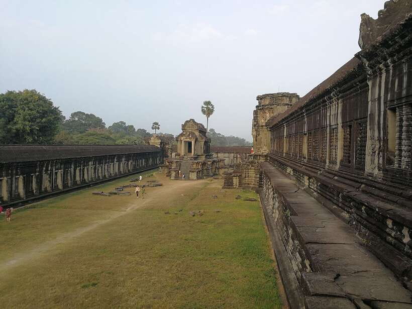 Angkor Wat Full-Day Private Tour with Sunset - 8:30 AM pickup and the walk into Angkor Thom