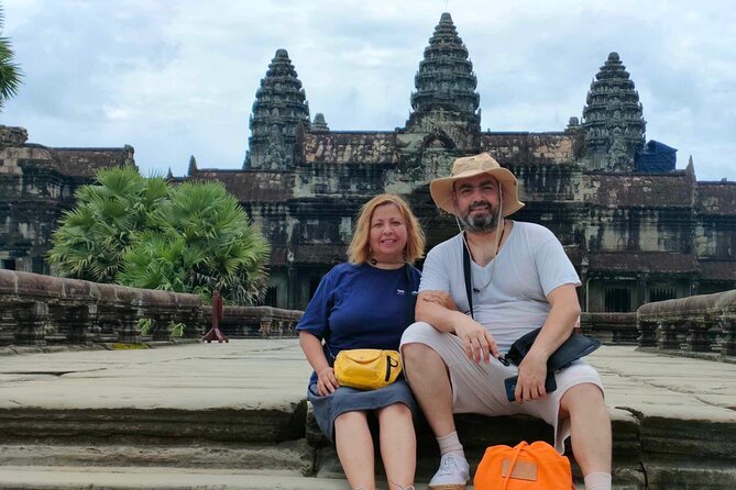 Angkor Wat full Day 'Small Group with sunset & Tour Guide - Angkor Thom: South Gate and Bayon in the center