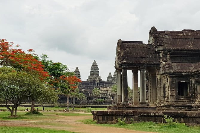 Angkor Wat Guided Tour - Ta Prohm: the Tomb Raider temple and why the guide matters
