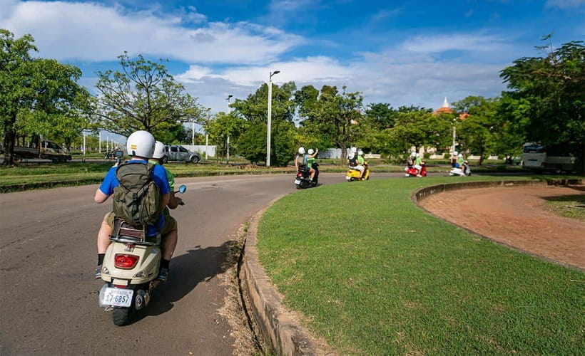 Angkor Wat: Guided Vespa Tour / Tuk Tuk or Car - Who this tour suits best