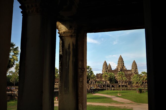 Angkor Wat Highlights and Sunrise Guided Tour from Siem Reap - Price and logistics: what you’re really paying for